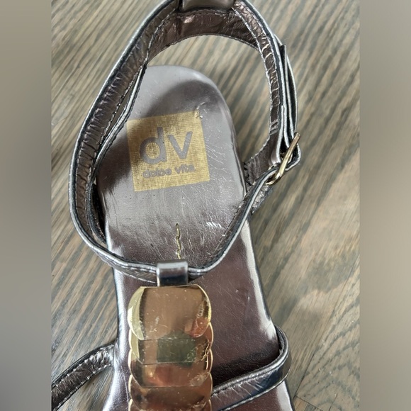 DV by Dolce Vita Pewter Thong Sandals Flats Metallic Silver Gold Size 7 - Picture 6 of 7